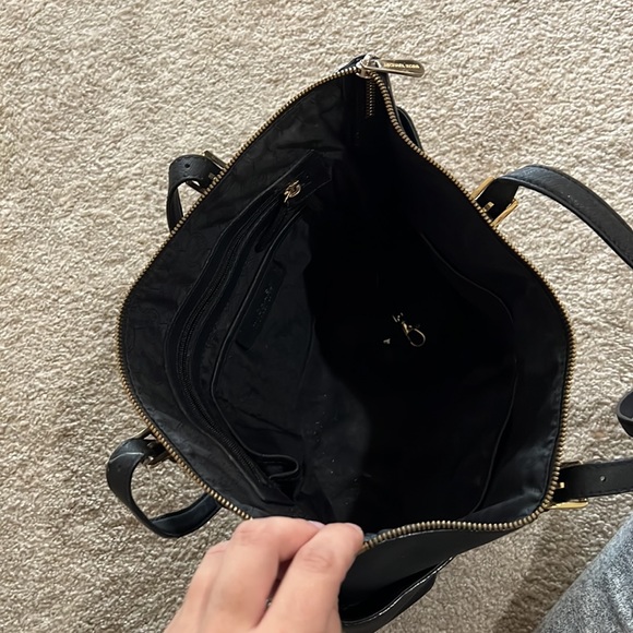 Black leather Michael Kors tote purse - Picture 3 of 3